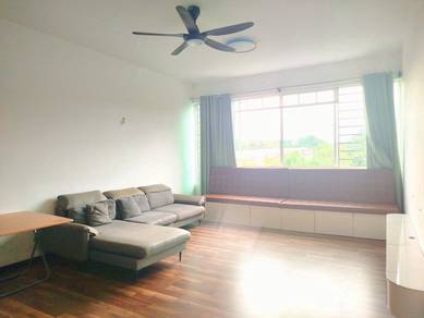 Condominium For Rent in Jing Yuen
