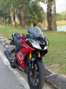 Yamaha R15