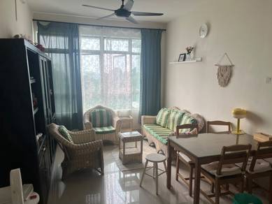 Condominium For Sale in All Seasons Park