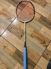Raket Badminton