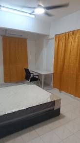 Room in Serdang, KUL