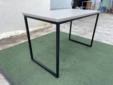 YC87Q Meja Tulis 4 Feet Writing Table Metal Leg