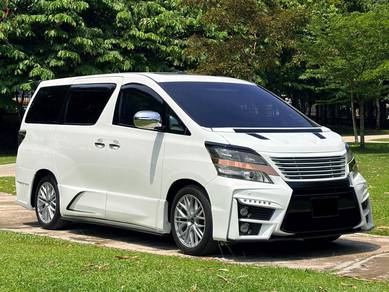 Toyota Vellfire Z in Batu Caves, SGR