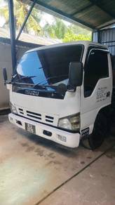 lori isuzu 5000kg