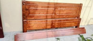 katil kayu Queen (solid wood)