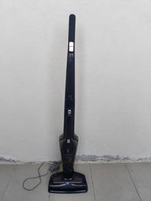 Electrolux Stick Vacuum Cleaner ZB3302AK
