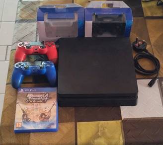 PS4 Slim