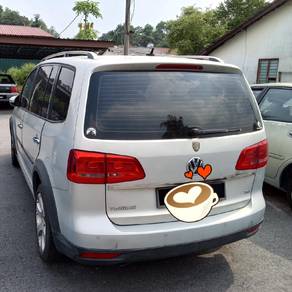 Volkswagen Touran in Ampang Hilir, KUL