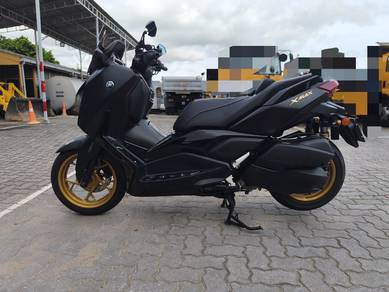 Yamaha XMAX