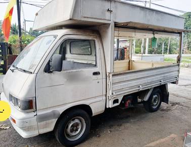Lori pasar malam hijet