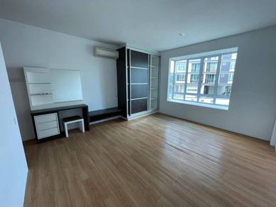Condominium For Sale in The Ryegates