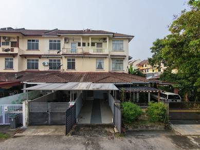 Townhouse For Sale in Cheng,MLK