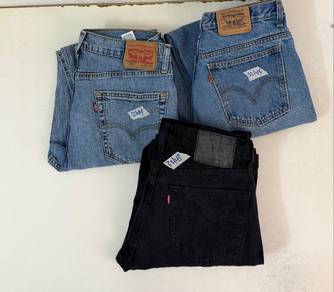 Levi’s Jeans sz 32 Combo::..