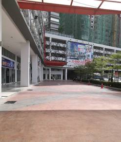 Condominium For Auction in Koi Prima