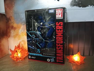 Transformers Studio Series 75 Deluxe Class Jolt