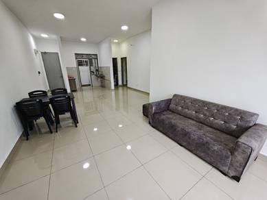 Condominium For Sale in Green Park