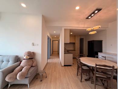 Condominium For Sale in Vantage @ Tamu
