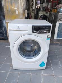 Eectrolux front load hot washer 7.5kg