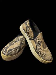 kasut sneaker snake pattern size 38