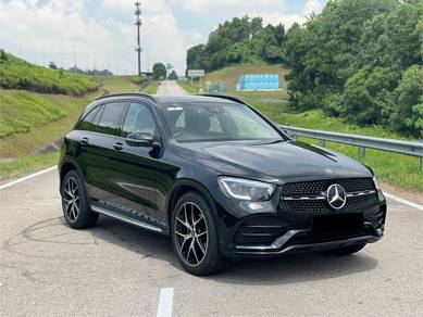 Mercedes Benz GLC300 300 4MATIC AMG LINE in Seri Kembangan, SGR