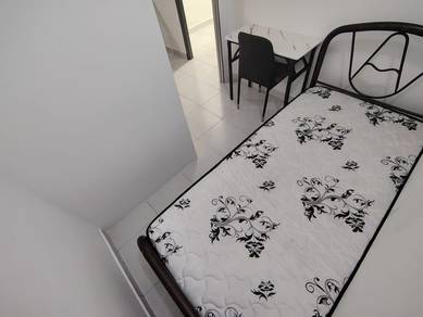 Room in Senai, JHR