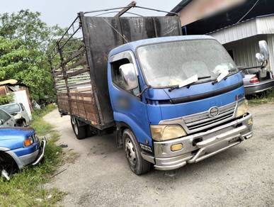 2014 Hino Lorry 7500kg XZU 720