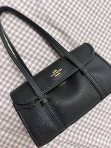 Coach shoulder bag ( used)