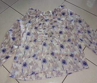 blouse wanita corak bunga 
