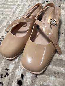 Shoes fashion