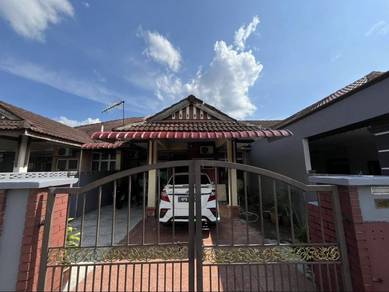 Terraced House For Rent in Mantin,NSN
