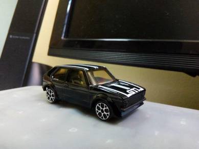 2004 Maisto VW Golf GTI