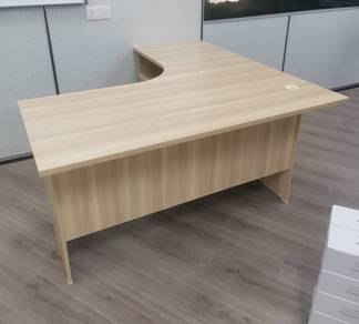 left/ right side - home office table