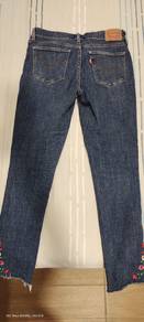 Original Levi's jeans for Women W28