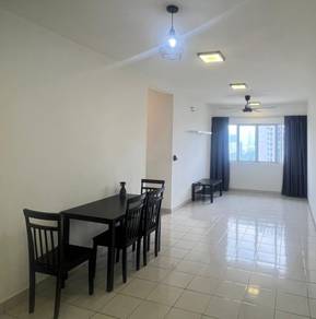 Apartment For Rent in Residensi Suria Pantai