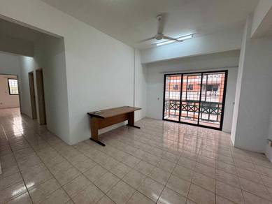 Condominium For Rent in Evergreen Park