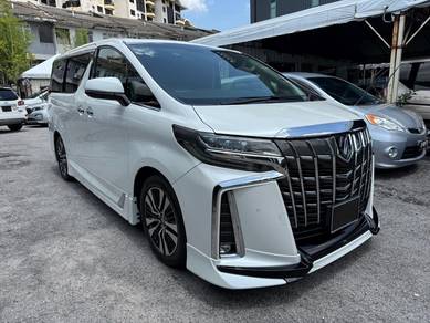 Toyota Alphard 2.5 SC in Ampang Hilir, KUL