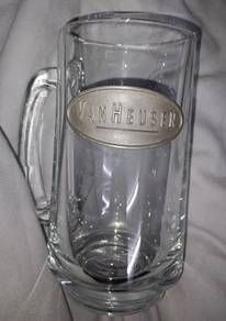 Van Heusen Glass Mug