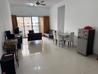 Condominium For Rent in Pelangi Utama