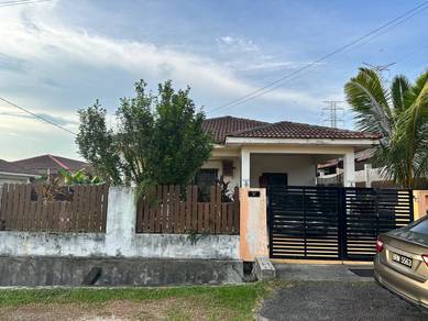 Bungalow House For Sale in Seri Kembangan,SGR