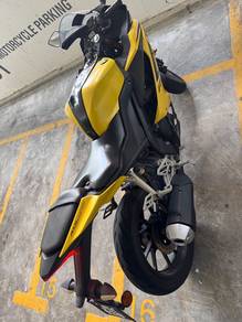 Yamaha R15