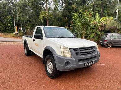 Isuzu D-Max in Rantau Panjang, KTN