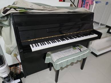 Yamaha LU 80 used piano