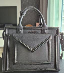 Branded hand bag for sale