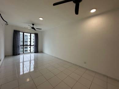 Condominium For Sale in Akasia Residence