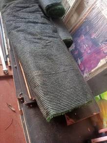 karpet rumput showroom