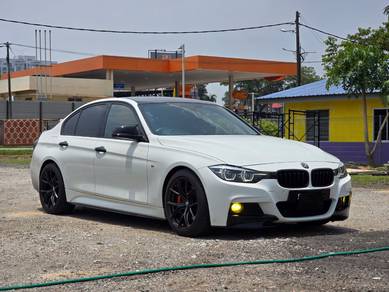 BMW 328i 28i M SPORTS (CKD) in Tampoi, JHR
