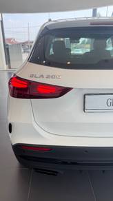 Mercedes Benz GLA200 200 NIGHTFALL EDITION in Klang, SGR