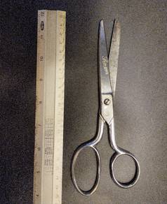 The ORIGINAL Singer brand sewing/Tailor's Scissors