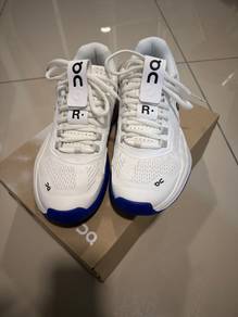 On court shoe - The Roger Pro