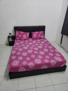 Queen size bed with Mattress